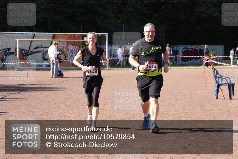 27.09.2026 - 35. Volkslauf durch das schöne Alstertal Strokosch-Dieckow http://msf.ph/oto/10579854 27.09.2026 12:53:06 Ziel 1146, 1675 meine-sportfotos.de