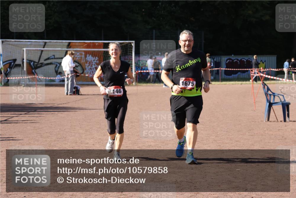 27.09.2026 - 35. Volkslauf durch das schöne Alstertal Strokosch-Dieckow http://msf.ph/oto/10579858 27.09.2026 12:53:06 Ziel 1146, 1675 meine-sportfotos.de
