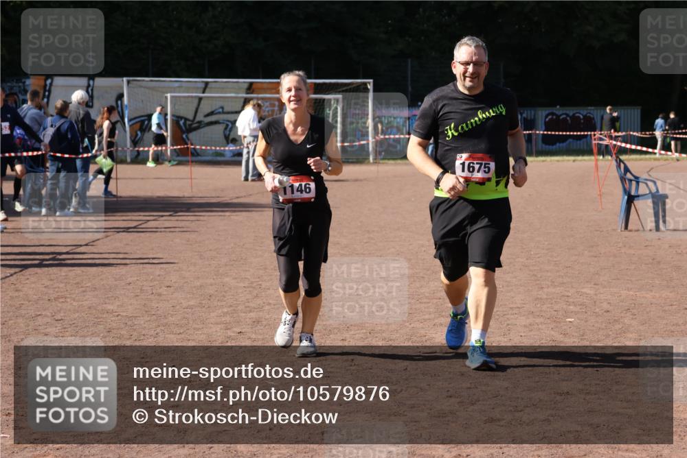 27.09.2026 - 35. Volkslauf durch das schöne Alstertal Strokosch-Dieckow http://msf.ph/oto/10579876 27.09.2026 12:53:08 Ziel 1146, 1675 meine-sportfotos.de