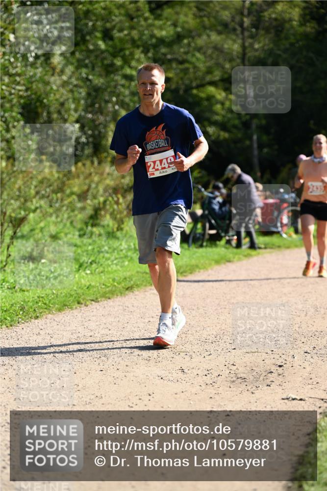 27.09.2026 - 35. Volkslauf durch das schöne Alstertal Dr. Thomas Lammeyer http://msf.ph/oto/10579881 27.09.2026 12:11:43 Laufen 2449 meine-sportfotos.de