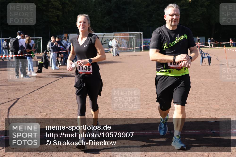 27.09.2026 - 35. Volkslauf durch das schöne Alstertal Strokosch-Dieckow http://msf.ph/oto/10579907 27.09.2026 12:53:10 Ziel 1146, 1675 meine-sportfotos.de