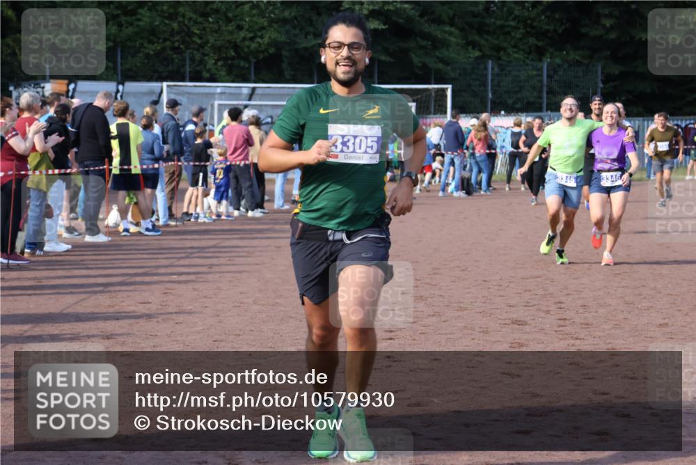 27.09.2026 - 35. Volkslauf durch das schöne Alstertal Strokosch-Dieckow http://msf.ph/oto/10579930 27.09.2026 11:19:24 Ziel 3022, 3150, 3305, 3345, 3346, 3418 meine-sportfotos.de