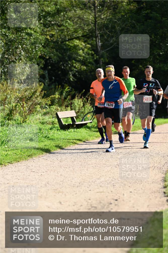 27.09.2026 - 35. Volkslauf durch das schöne Alstertal Dr. Thomas Lammeyer http://msf.ph/oto/10579951 27.09.2026 12:12:24 Laufen 1609, 1626, 2473, 2189 meine-sportfotos.de