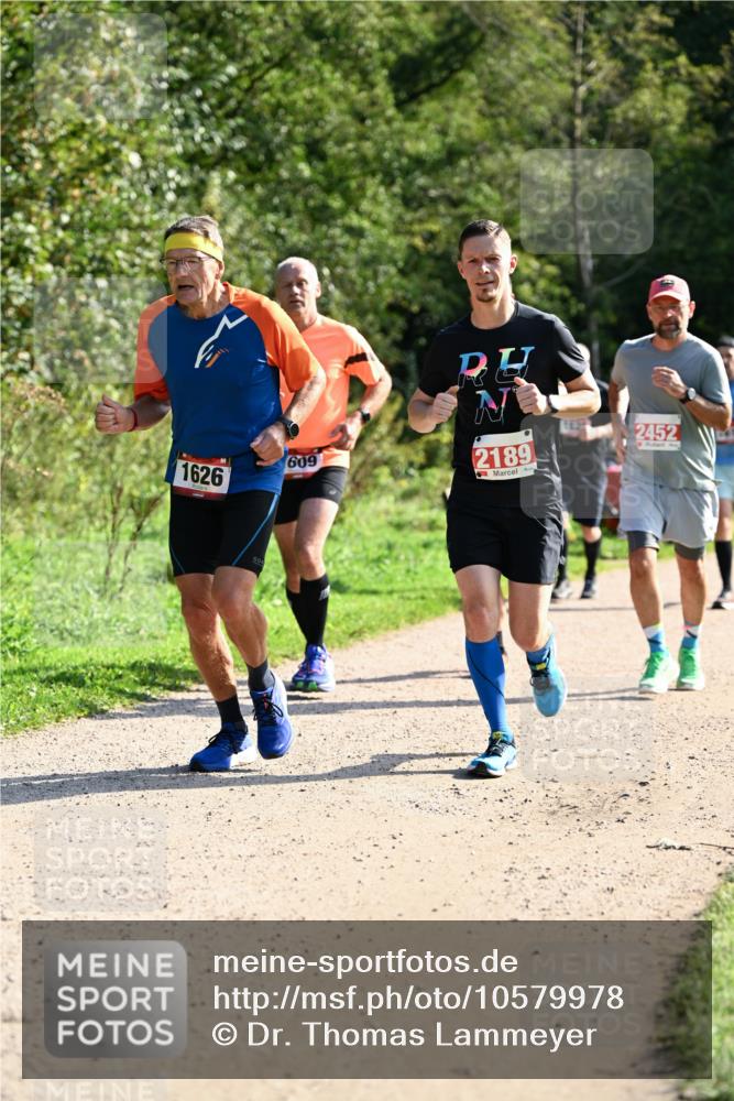 27.09.2026 - 35. Volkslauf durch das schöne Alstertal Dr. Thomas Lammeyer http://msf.ph/oto/10579978 27.09.2026 12:12:27 Laufen 1626, 609, 2189, 2452 meine-sportfotos.de