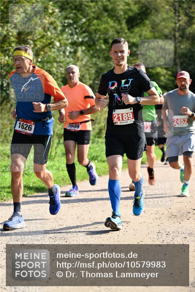 27.09.2026 - 35. Volkslauf durch das schöne Alstertal Dr. Thomas Lammeyer http://msf.ph/oto/10579983 27.09.2026 12:12:28 Laufen 1626, 1609, 2189, 2452 meine-sportfotos.de