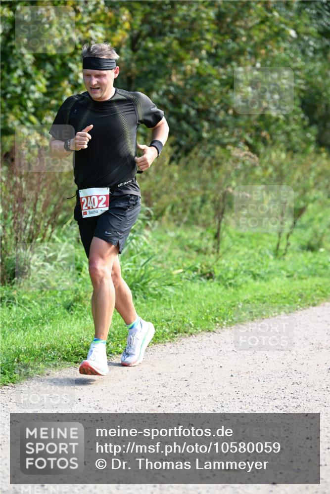 27.09.2026 - 35. Volkslauf durch das schöne Alstertal Dr. Thomas Lammeyer http://msf.ph/oto/10580059 27.09.2026 12:12:42 Laufen 2402, 1 meine-sportfotos.de