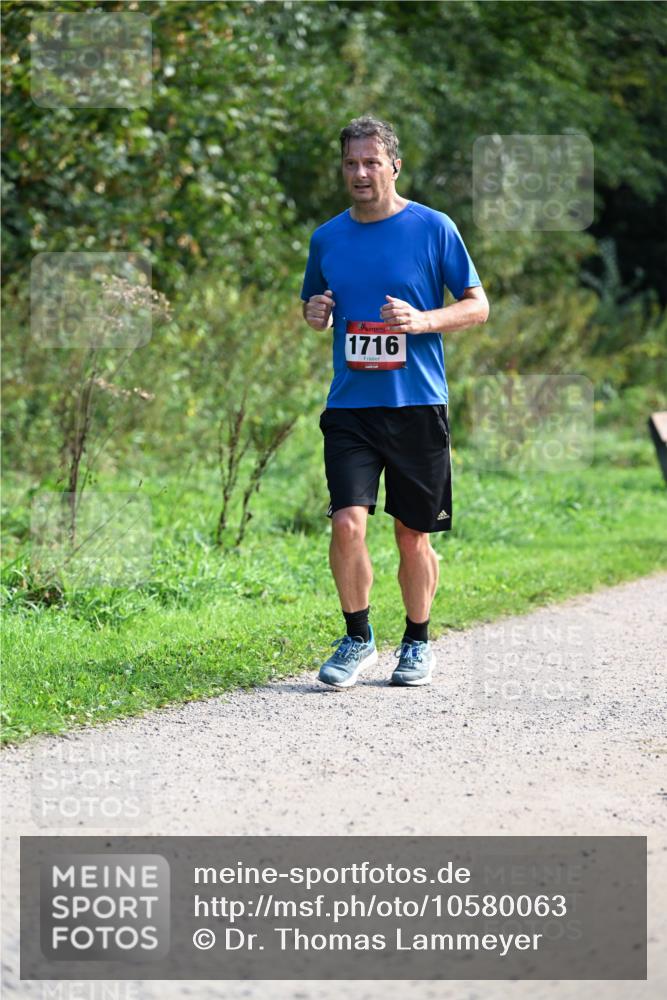 27.09.2026 - 35. Volkslauf durch das schöne Alstertal Dr. Thomas Lammeyer http://msf.ph/oto/10580063 27.09.2026 12:12:43 Laufen 1716 meine-sportfotos.de