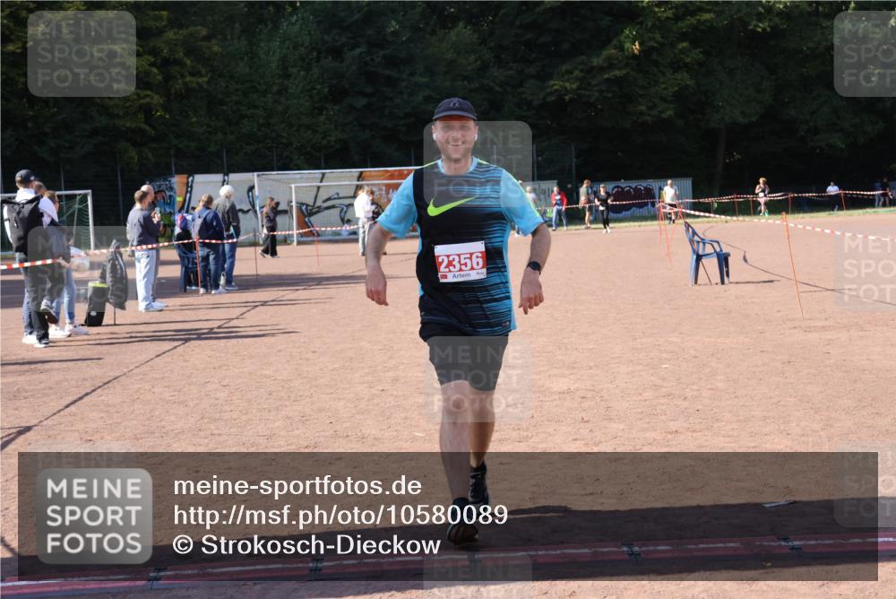 27.09.2026 - 35. Volkslauf durch das schöne Alstertal Strokosch-Dieckow http://msf.ph/oto/10580089 27.09.2026 12:53:40 Ziel 2356 meine-sportfotos.de