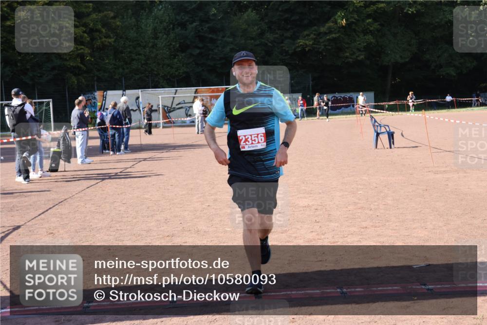 27.09.2026 - 35. Volkslauf durch das schöne Alstertal Strokosch-Dieckow http://msf.ph/oto/10580093 27.09.2026 12:53:41 Ziel 2356 meine-sportfotos.de