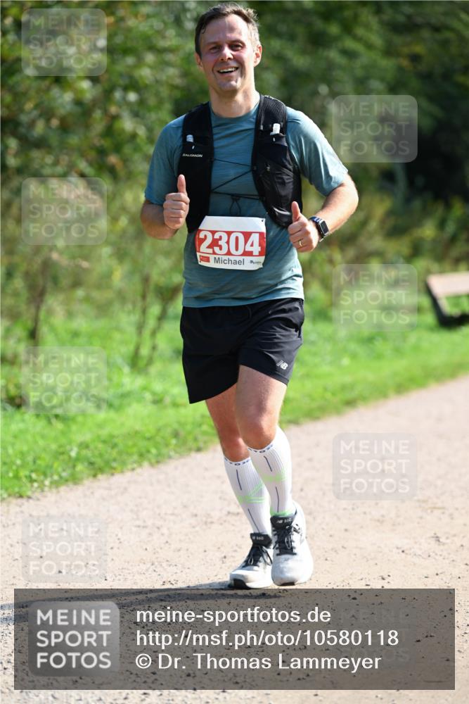 27.09.2026 - 35. Volkslauf durch das schöne Alstertal Dr. Thomas Lammeyer http://msf.ph/oto/10580118 27.09.2026 12:12:54 Laufen 2304, 860 meine-sportfotos.de