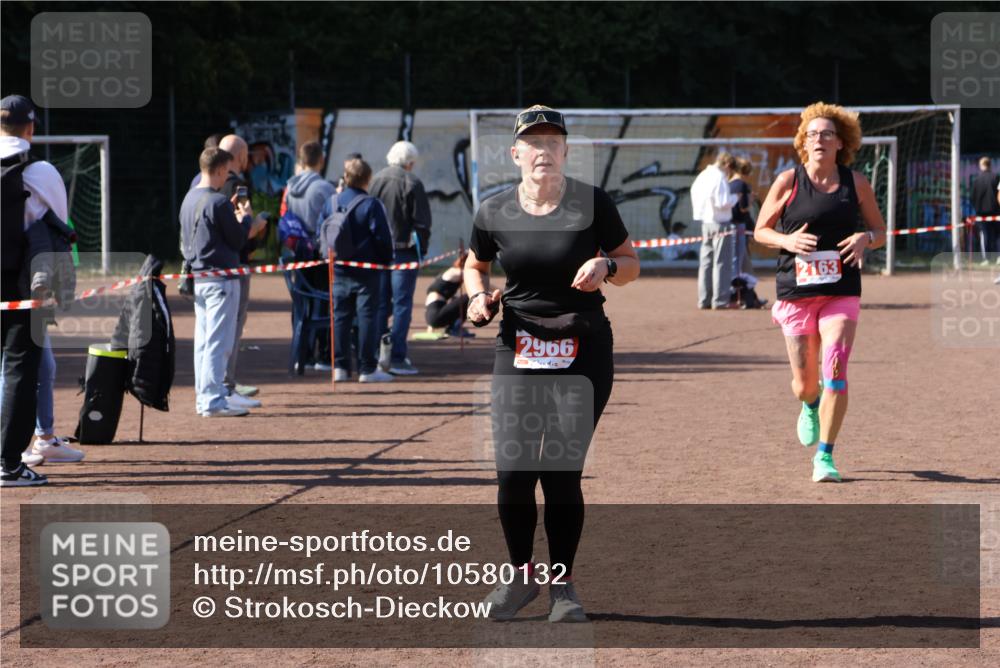 27.09.2026 - 35. Volkslauf durch das schöne Alstertal Strokosch-Dieckow http://msf.ph/oto/10580132 27.09.2026 12:54:00 Ziel 2037, 2163, 2966 meine-sportfotos.de