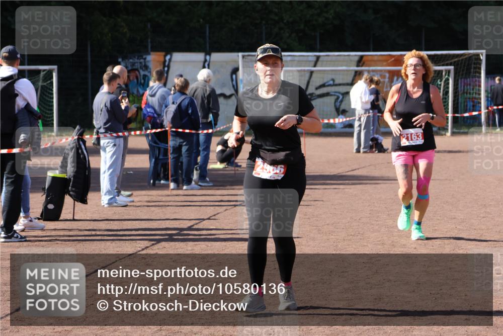 27.09.2026 - 35. Volkslauf durch das schöne Alstertal Strokosch-Dieckow http://msf.ph/oto/10580136 27.09.2026 12:54:00 Ziel 2037, 2163, 2966 meine-sportfotos.de
