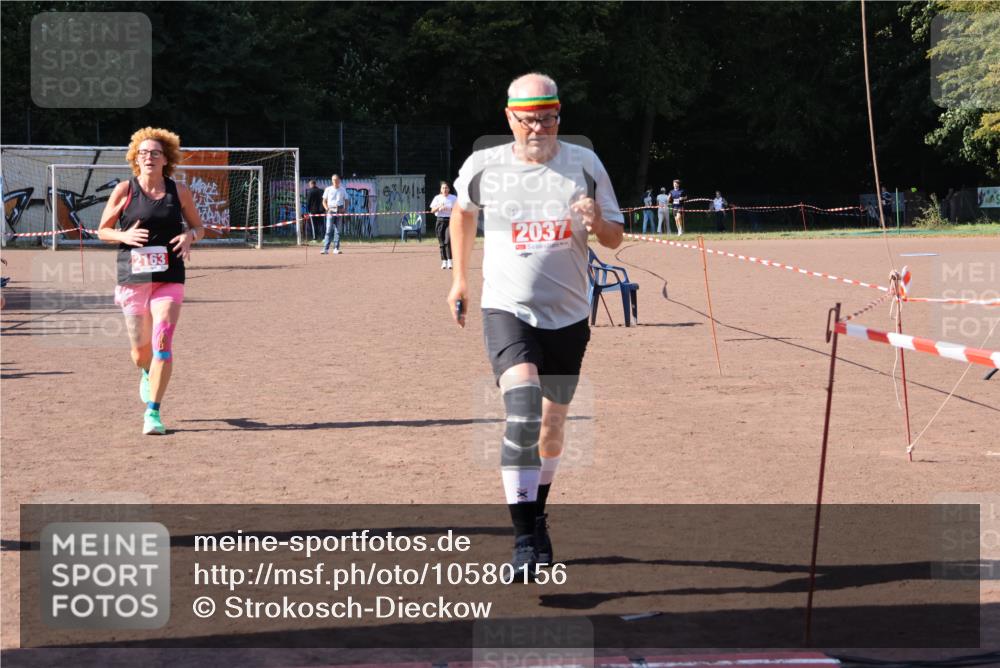 27.09.2026 - 35. Volkslauf durch das schöne Alstertal Strokosch-Dieckow http://msf.ph/oto/10580156 27.09.2026 12:54:01 Ziel 2037, 2163, 2966 meine-sportfotos.de