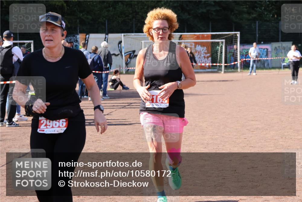 27.09.2026 - 35. Volkslauf durch das schöne Alstertal Strokosch-Dieckow http://msf.ph/oto/10580172 27.09.2026 12:54:03 Ziel 2037, 2163, 2966 meine-sportfotos.de