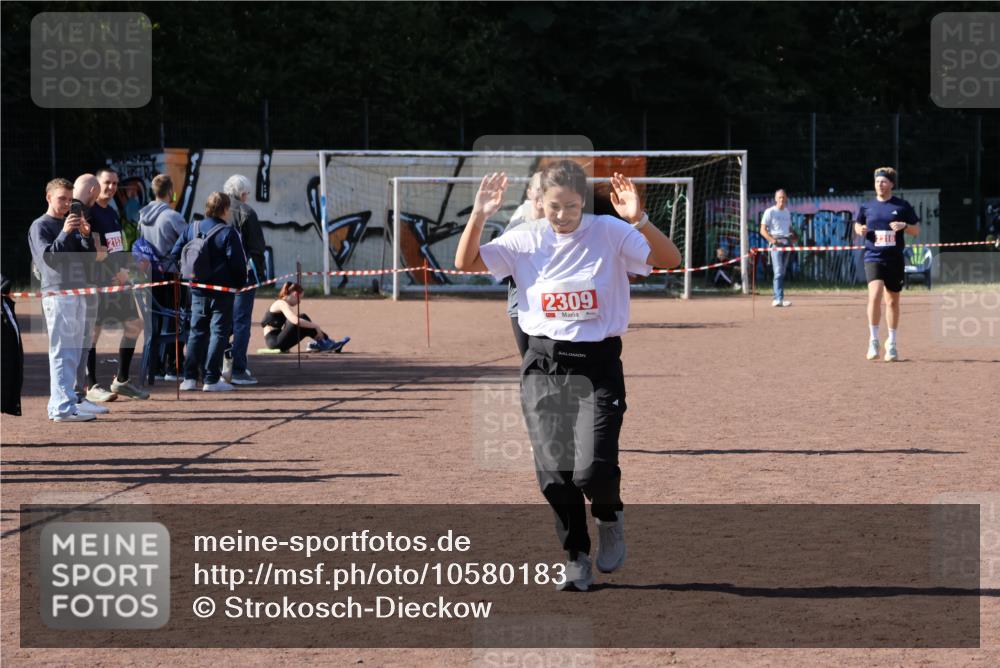27.09.2026 - 35. Volkslauf durch das schöne Alstertal Strokosch-Dieckow http://msf.ph/oto/10580183 27.09.2026 12:54:16 Ziel 2069, 2309 meine-sportfotos.de