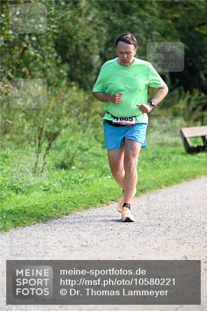 27.09.2026 - 35. Volkslauf durch das schöne Alstertal Dr. Thomas Lammeyer http://msf.ph/oto/10580221 27.09.2026 12:13:36 Laufen 7665 meine-sportfotos.de