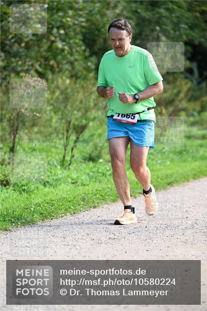 27.09.2026 - 35. Volkslauf durch das schöne Alstertal Dr. Thomas Lammeyer http://msf.ph/oto/10580224 27.09.2026 12:13:36 Laufen 7665 meine-sportfotos.de