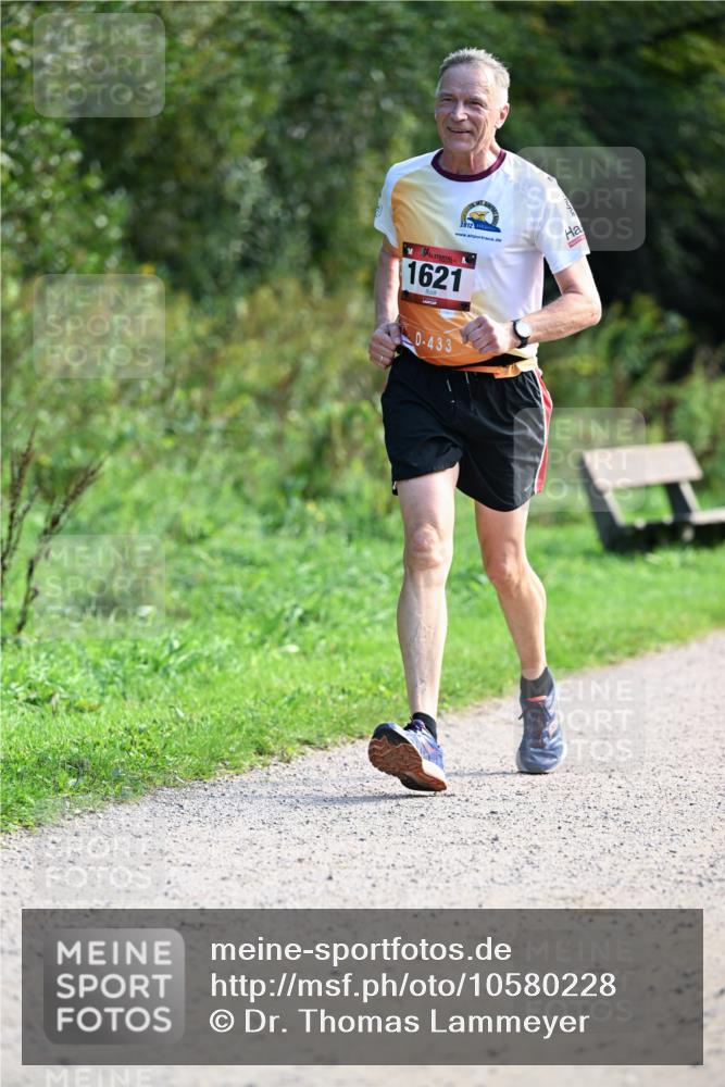 27.09.2026 - 35. Volkslauf durch das schöne Alstertal Dr. Thomas Lammeyer http://msf.ph/oto/10580228 27.09.2026 12:13:39 Laufen 2012, 1621, 433 meine-sportfotos.de