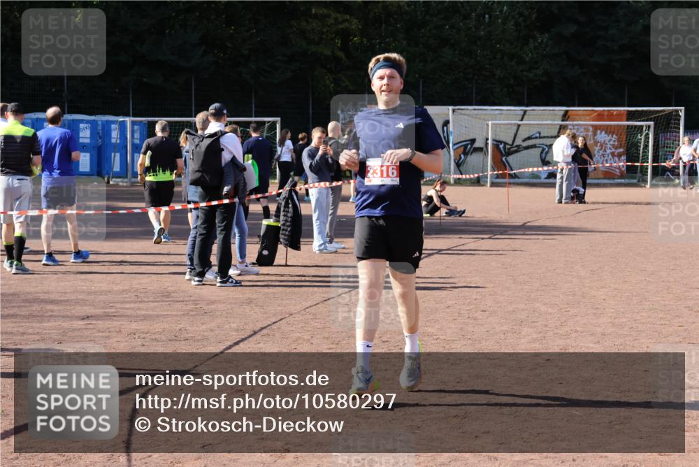 27.09.2026 - 35. Volkslauf durch das schöne Alstertal Strokosch-Dieckow http://msf.ph/oto/10580297 27.09.2026 12:54:25 Ziel 2069, 2316 meine-sportfotos.de