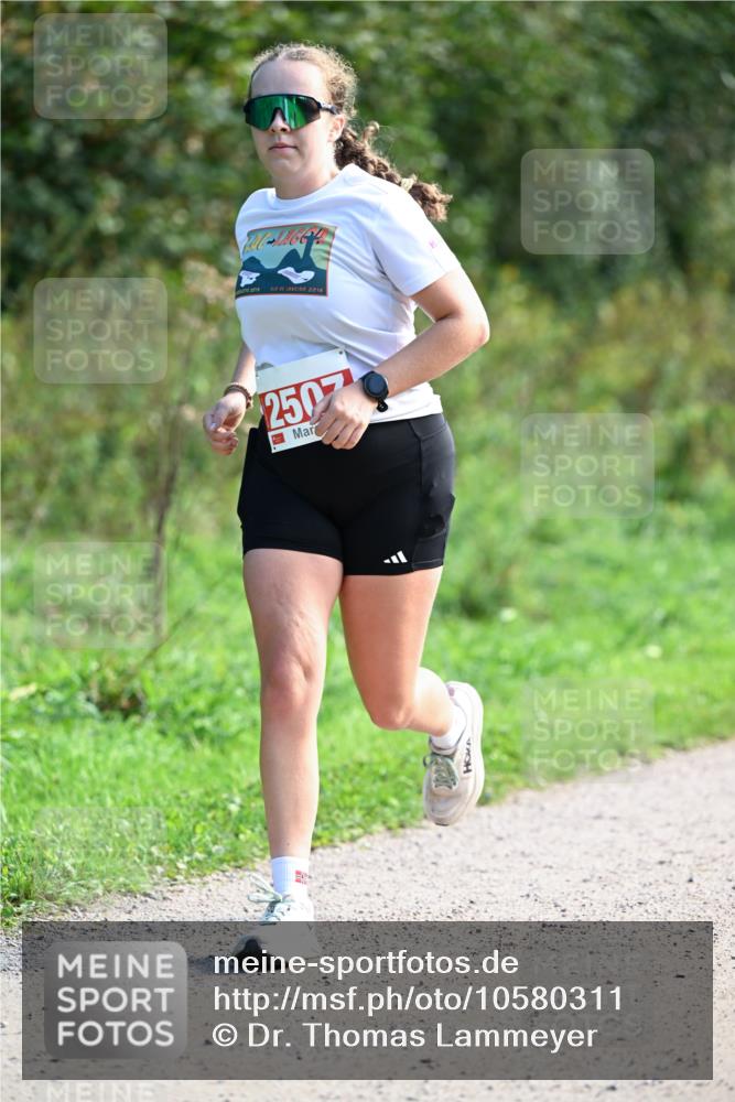 27.09.2026 - 35. Volkslauf durch das schöne Alstertal Dr. Thomas Lammeyer http://msf.ph/oto/10580311 27.09.2026 12:14:43 Laufen 2015, 2016, 2507 meine-sportfotos.de