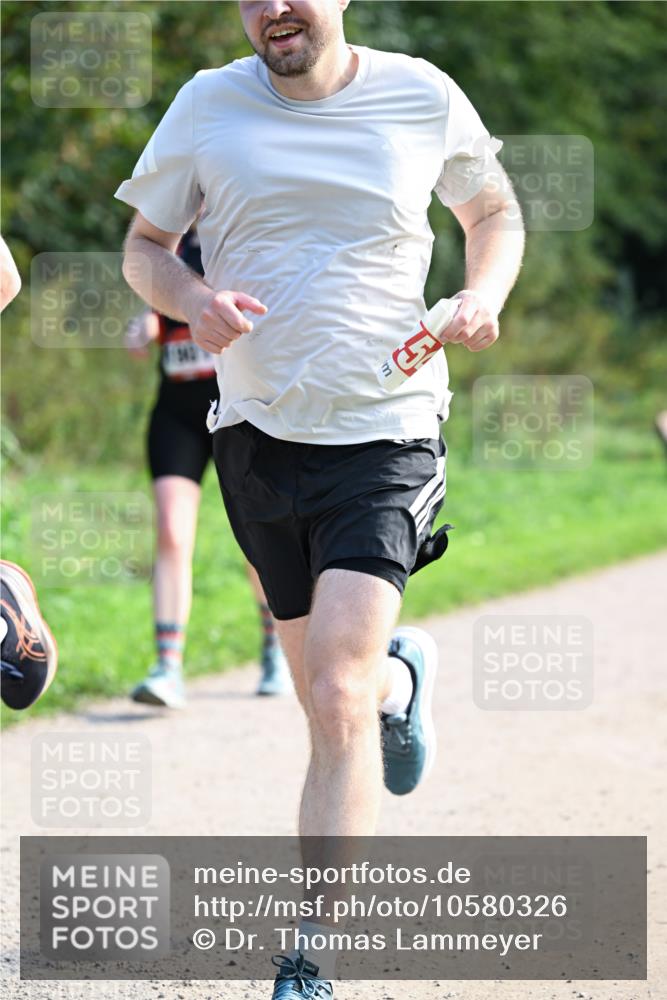 27.09.2026 - 35. Volkslauf durch das schöne Alstertal Dr. Thomas Lammeyer http://msf.ph/oto/10580326 27.09.2026 12:14:50 Laufen 040 meine-sportfotos.de