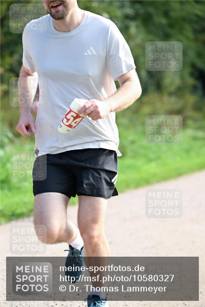 27.09.2026 - 35. Volkslauf durch das schöne Alstertal Dr. Thomas Lammeyer http://msf.ph/oto/10580327 27.09.2026 12:14:50 Laufen 54 meine-sportfotos.de