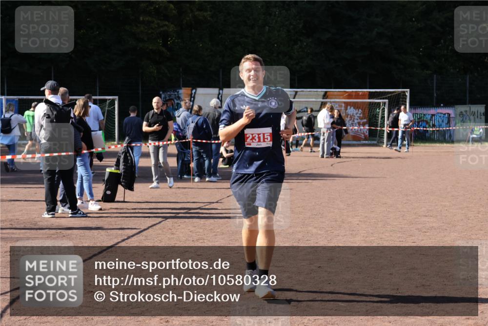 27.09.2026 - 35. Volkslauf durch das schöne Alstertal Strokosch-Dieckow http://msf.ph/oto/10580328 27.09.2026 12:54:34 Ziel 2315 meine-sportfotos.de