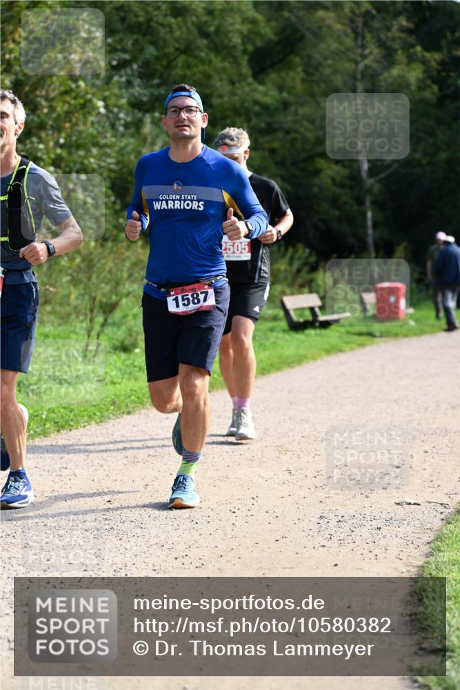 27.09.2026 - 35. Volkslauf durch das schöne Alstertal Dr. Thomas Lammeyer http://msf.ph/oto/10580382 27.09.2026 12:15:05 Laufen 1587, 2505 meine-sportfotos.de