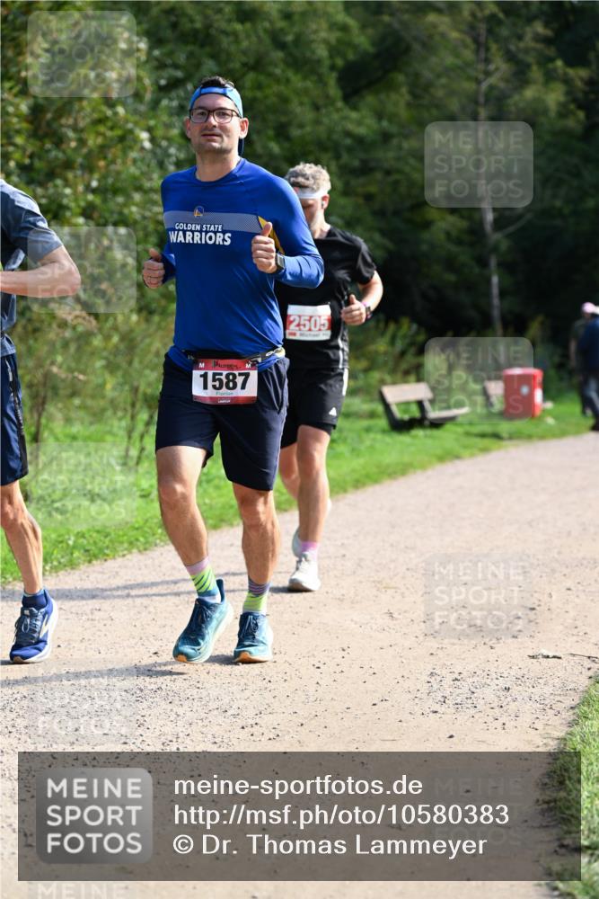 27.09.2026 - 35. Volkslauf durch das schöne Alstertal Dr. Thomas Lammeyer http://msf.ph/oto/10580383 27.09.2026 12:15:05 Laufen 1587, 2505 meine-sportfotos.de