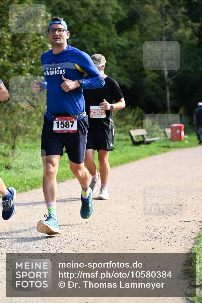 27.09.2026 - 35. Volkslauf durch das schöne Alstertal Dr. Thomas Lammeyer http://msf.ph/oto/10580384 27.09.2026 12:15:05 Laufen 1587, 2505 meine-sportfotos.de