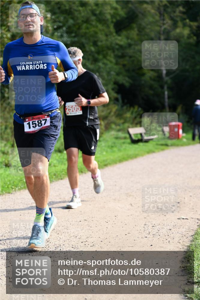 27.09.2026 - 35. Volkslauf durch das schöne Alstertal Dr. Thomas Lammeyer http://msf.ph/oto/10580387 27.09.2026 12:15:05 Laufen 1587, 2505 meine-sportfotos.de