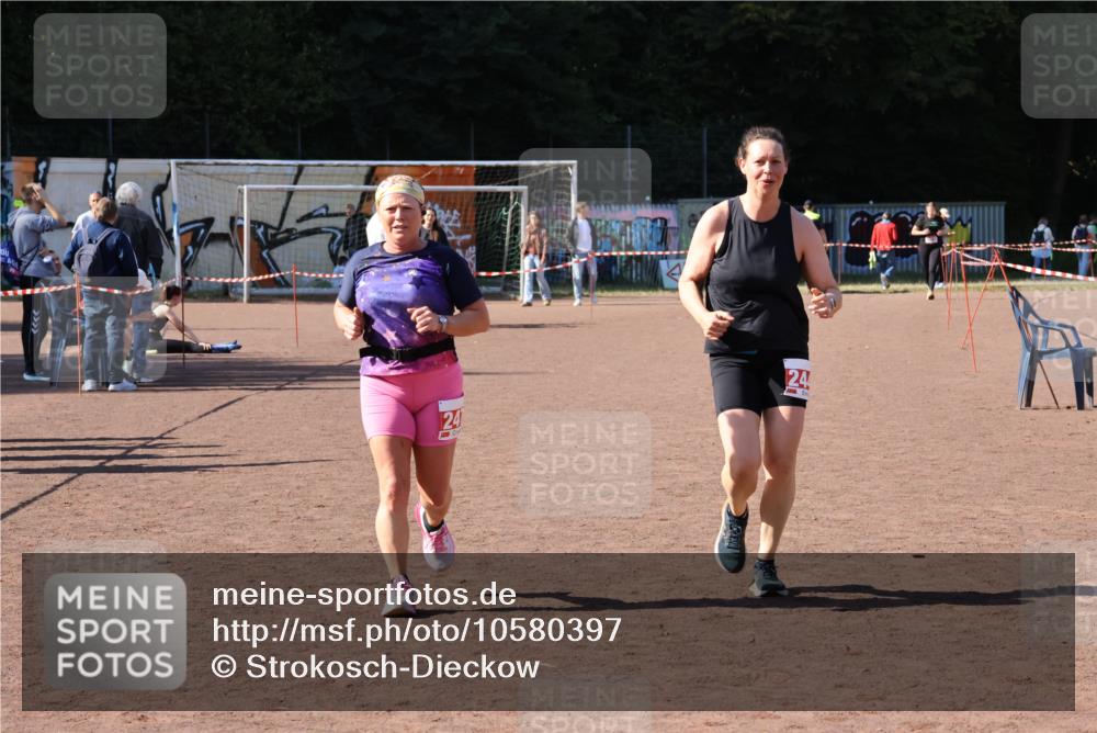 27.09.2026 - 35. Volkslauf durch das schöne Alstertal Strokosch-Dieckow http://msf.ph/oto/10580397 27.09.2026 12:55:24 Ziel 2440, 2477 meine-sportfotos.de
