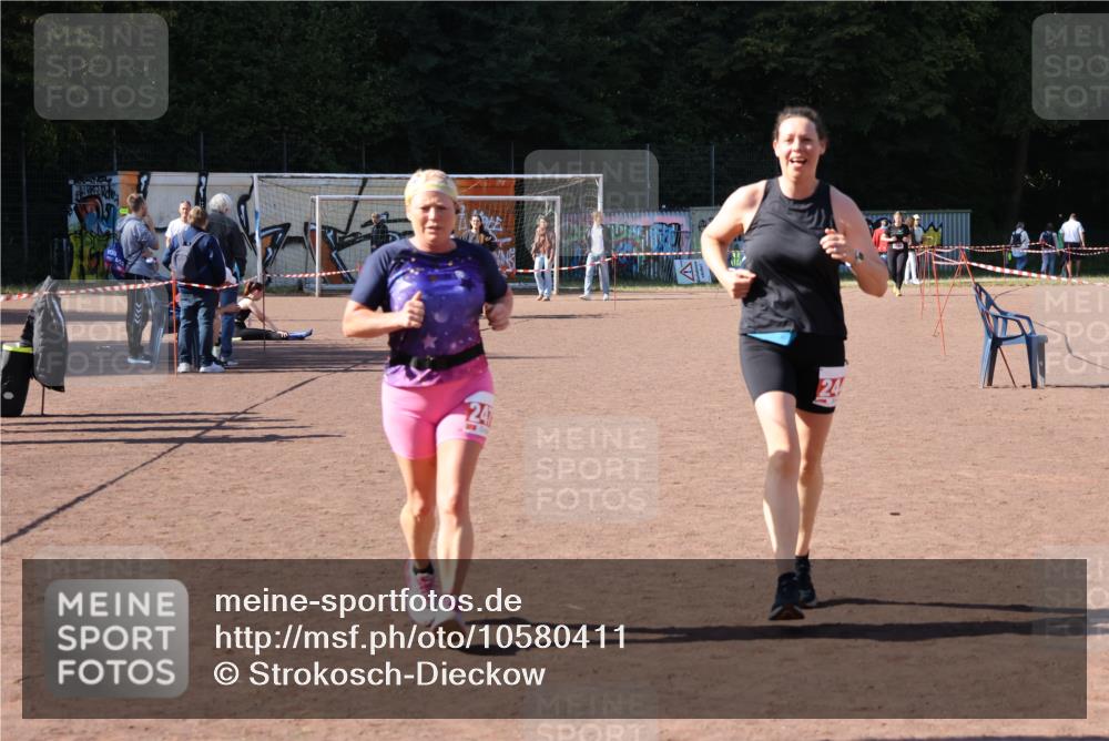 27.09.2026 - 35. Volkslauf durch das schöne Alstertal Strokosch-Dieckow http://msf.ph/oto/10580411 27.09.2026 12:55:25 Ziel 2440, 2477 meine-sportfotos.de