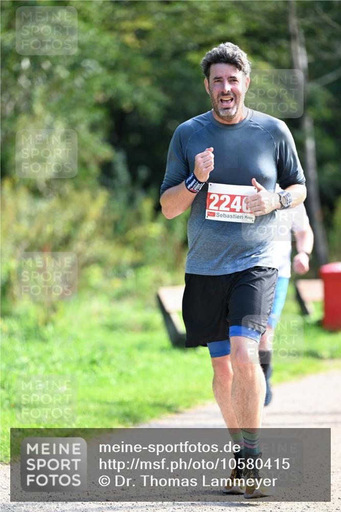 27.09.2026 - 35. Volkslauf durch das schöne Alstertal Dr. Thomas Lammeyer http://msf.ph/oto/10580415 27.09.2026 12:15:32 Laufen 2240 meine-sportfotos.de