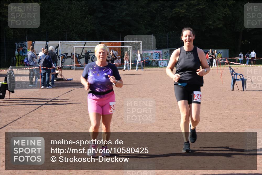 27.09.2026 - 35. Volkslauf durch das schöne Alstertal Strokosch-Dieckow http://msf.ph/oto/10580425 27.09.2026 12:55:26 Ziel 2440, 2477 meine-sportfotos.de