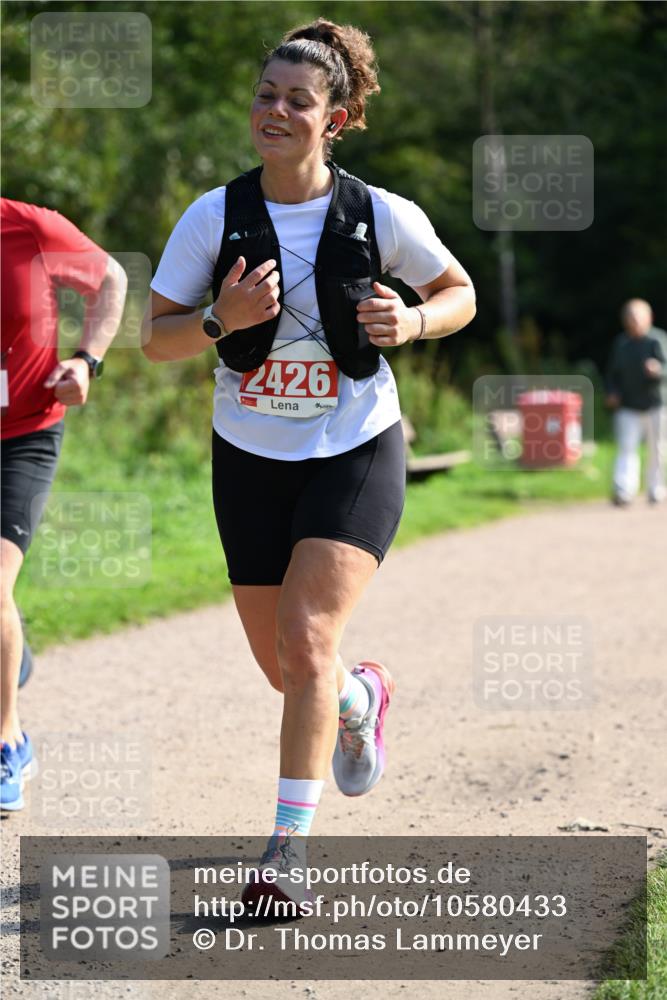 27.09.2026 - 35. Volkslauf durch das schöne Alstertal Dr. Thomas Lammeyer http://msf.ph/oto/10580433 27.09.2026 12:15:36 Laufen 2426 meine-sportfotos.de