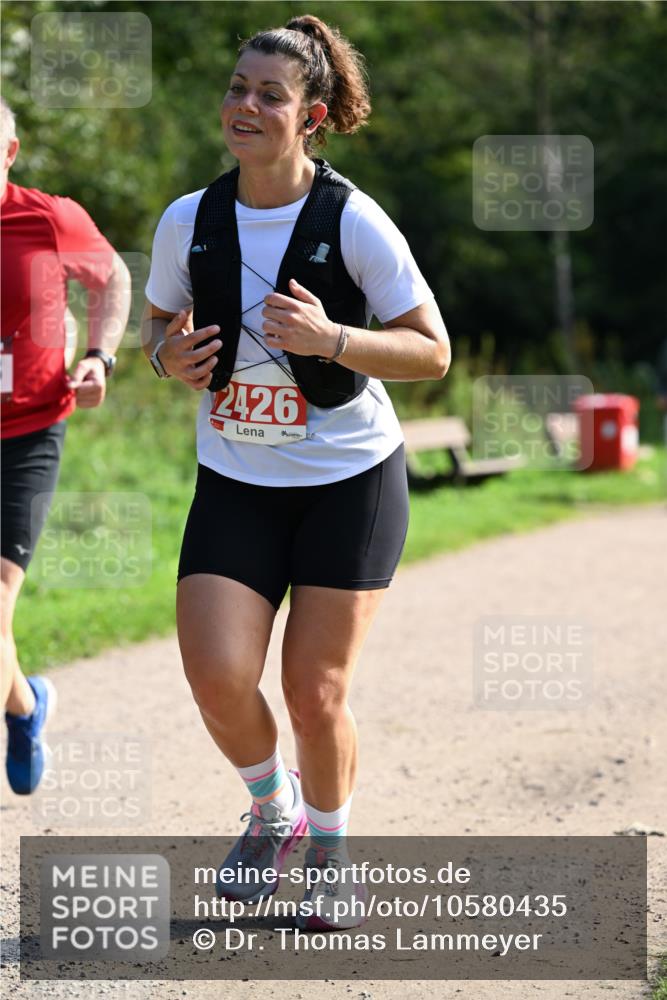 27.09.2026 - 35. Volkslauf durch das schöne Alstertal Dr. Thomas Lammeyer http://msf.ph/oto/10580435 27.09.2026 12:15:36 Laufen 2426 meine-sportfotos.de