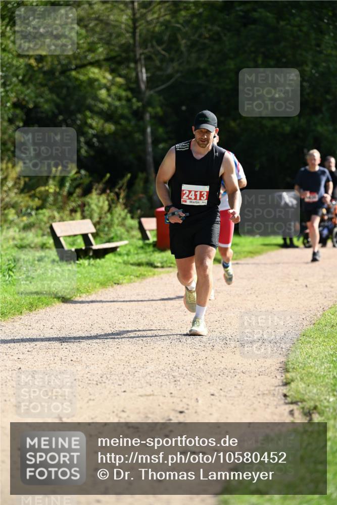 27.09.2026 - 35. Volkslauf durch das schöne Alstertal Dr. Thomas Lammeyer http://msf.ph/oto/10580452 27.09.2026 12:15:52 Laufen 2413 meine-sportfotos.de