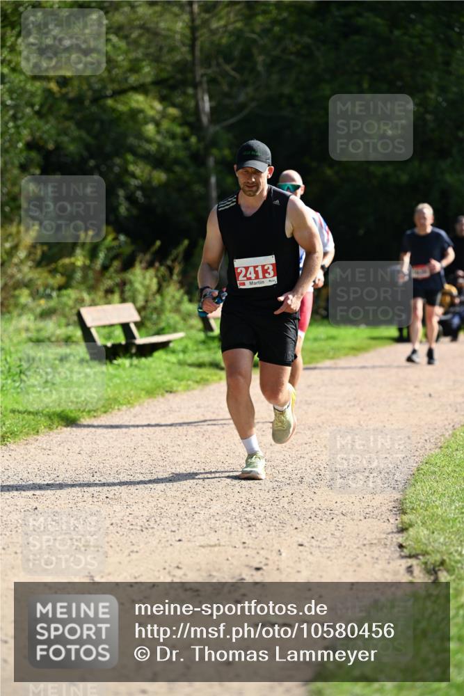 27.09.2026 - 35. Volkslauf durch das schöne Alstertal Dr. Thomas Lammeyer http://msf.ph/oto/10580456 27.09.2026 12:15:53 Laufen 2413 meine-sportfotos.de