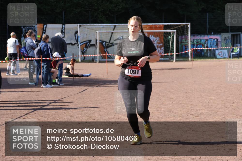 27.09.2026 - 35. Volkslauf durch das schöne Alstertal Strokosch-Dieckow http://msf.ph/oto/10580466 27.09.2026 12:55:46 Ziel 1091 meine-sportfotos.de