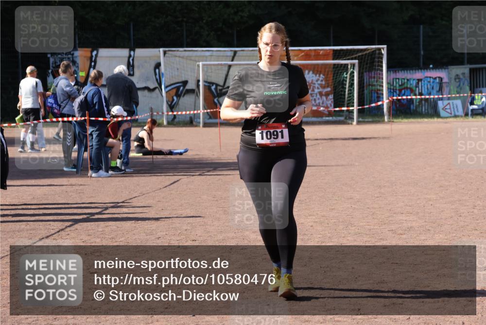 27.09.2026 - 35. Volkslauf durch das schöne Alstertal Strokosch-Dieckow http://msf.ph/oto/10580476 27.09.2026 12:55:46 Ziel 1091 meine-sportfotos.de