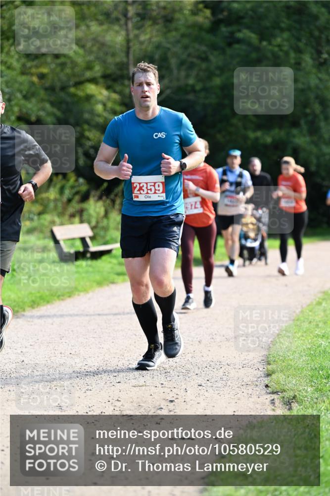 27.09.2026 - 35. Volkslauf durch das schöne Alstertal Dr. Thomas Lammeyer http://msf.ph/oto/10580529 27.09.2026 12:16:15 Laufen 2359, 974 meine-sportfotos.de
