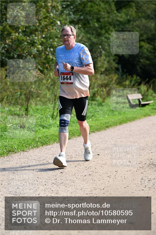 27.09.2026 - 35. Volkslauf durch das schöne Alstertal Dr. Thomas Lammeyer http://msf.ph/oto/10580595 27.09.2026 12:16:47 Laufen 1644 meine-sportfotos.de