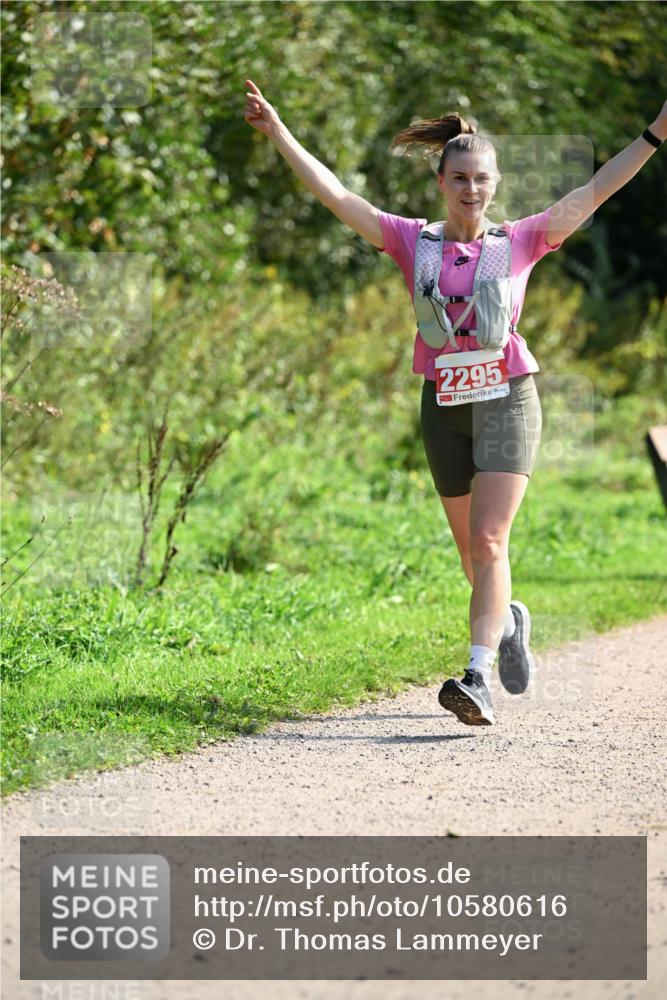 27.09.2026 - 35. Volkslauf durch das schöne Alstertal Dr. Thomas Lammeyer http://msf.ph/oto/10580616 27.09.2026 12:17:07 Laufen 2295 meine-sportfotos.de