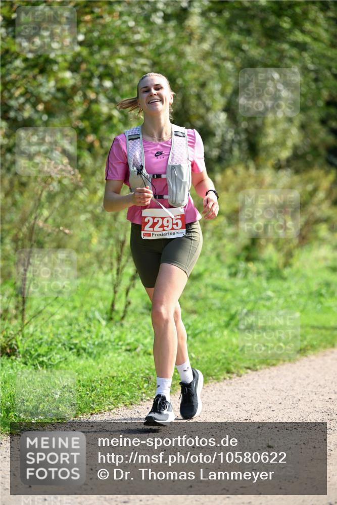 27.09.2026 - 35. Volkslauf durch das schöne Alstertal Dr. Thomas Lammeyer http://msf.ph/oto/10580622 27.09.2026 12:17:07 Laufen 2295 meine-sportfotos.de