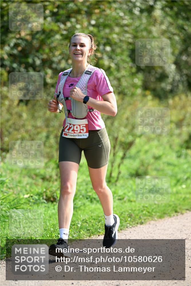 27.09.2026 - 35. Volkslauf durch das schöne Alstertal Dr. Thomas Lammeyer http://msf.ph/oto/10580626 27.09.2026 12:17:08 Laufen 2295 meine-sportfotos.de