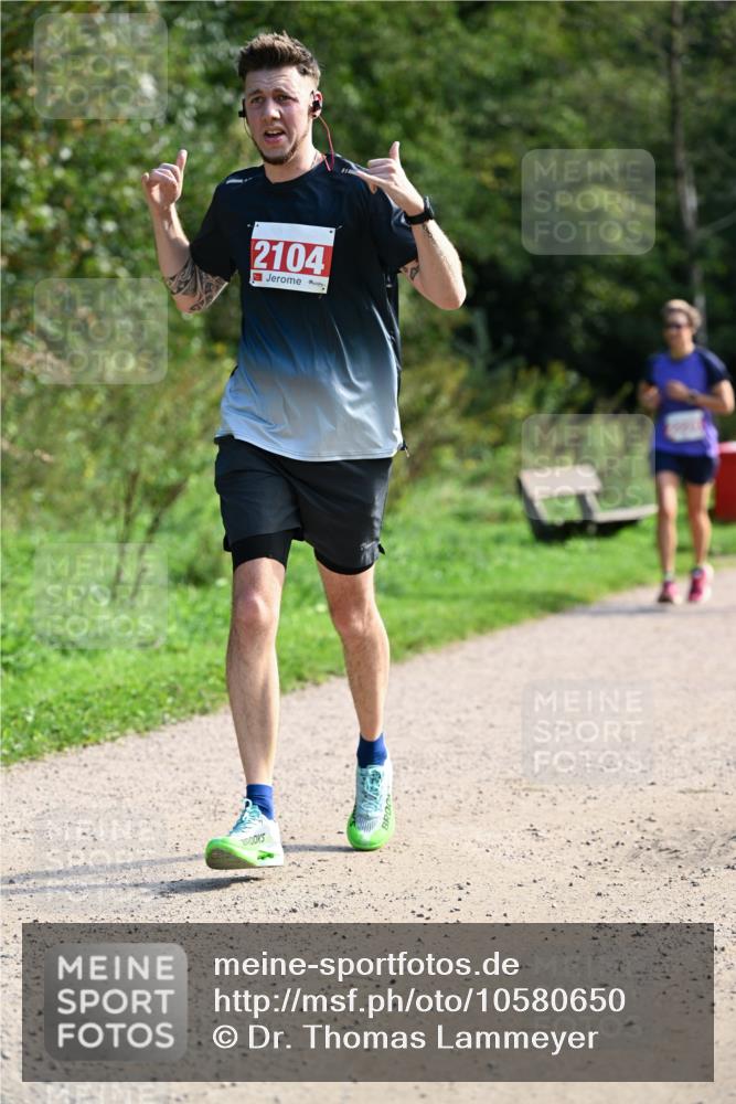 27.09.2026 - 35. Volkslauf durch das schöne Alstertal Dr. Thomas Lammeyer http://msf.ph/oto/10580650 27.09.2026 12:17:33 Laufen 2104 meine-sportfotos.de