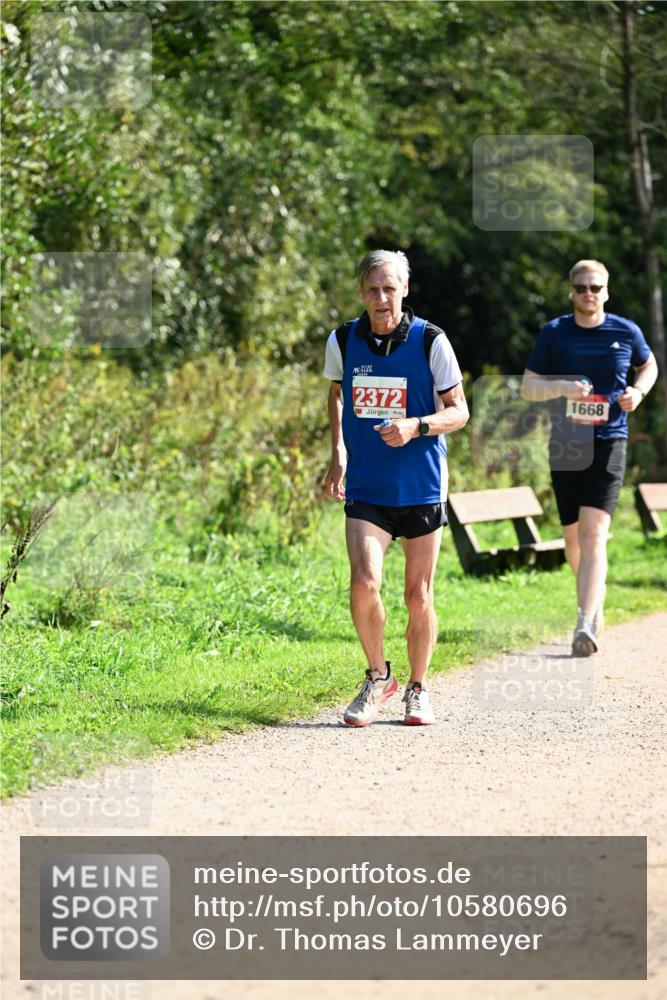 27.09.2026 - 35. Volkslauf durch das schöne Alstertal Dr. Thomas Lammeyer http://msf.ph/oto/10580696 27.09.2026 12:18:01 Laufen 2372, 1668 meine-sportfotos.de
