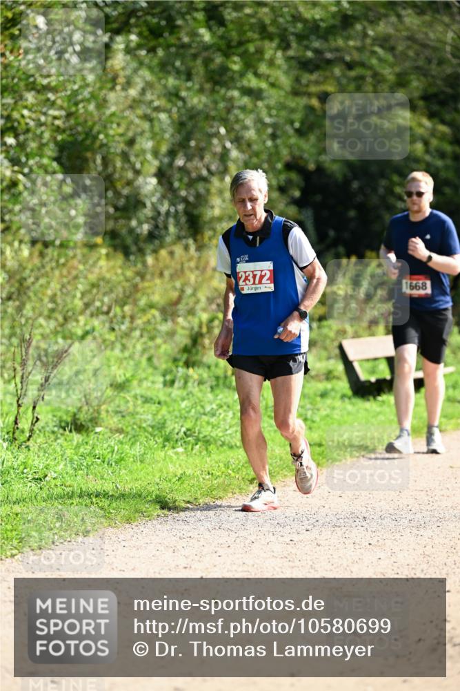 27.09.2026 - 35. Volkslauf durch das schöne Alstertal Dr. Thomas Lammeyer http://msf.ph/oto/10580699 27.09.2026 12:18:01 Laufen 2372, 1668 meine-sportfotos.de