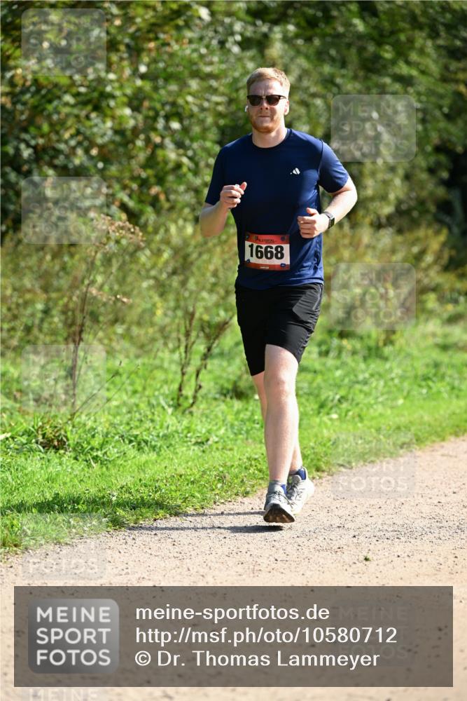 27.09.2026 - 35. Volkslauf durch das schöne Alstertal Dr. Thomas Lammeyer http://msf.ph/oto/10580712 27.09.2026 12:18:04 Laufen 1668 meine-sportfotos.de